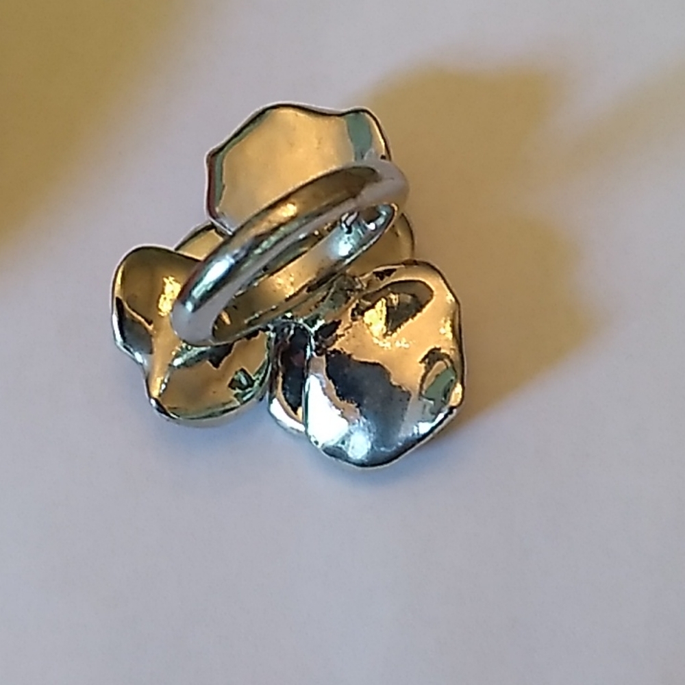 Talbots Flower Ring - Picture 5 of 5